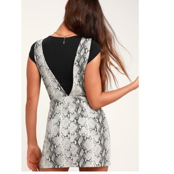 Honey Punch Deep V Neck Snake Print Dress - Picture 2 of 11